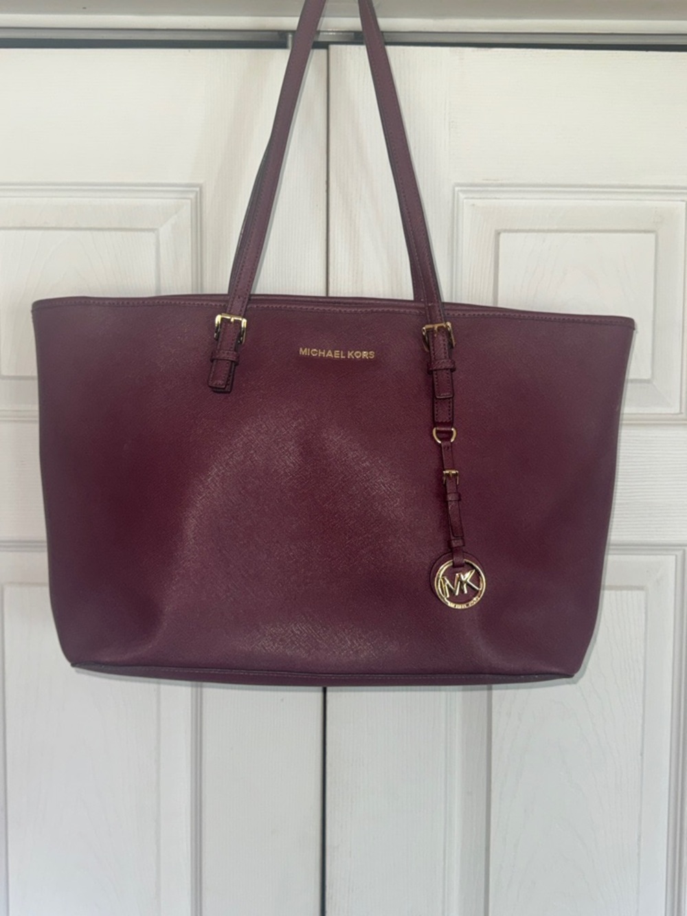 MICHAEL KORS Burgundy jet set Saffiano Leather Tote - Picture 2 of 12
